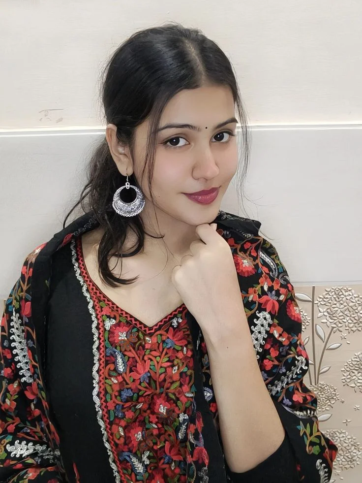 Call girls Best low price % geniune girls home service & hotel service - Haridwar Escorts